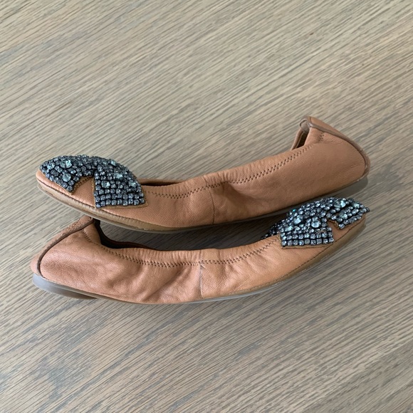Tory Burch Eddie Rhinestone Jewel Bow Leather Slip On Ballet Flats Tan Size 5.5 - Picture 10 of 15